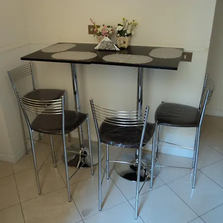 Marta Guest House