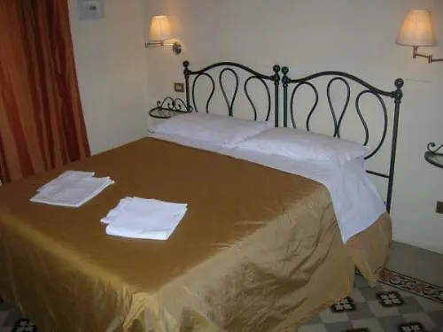 Konukevi Marta 4*